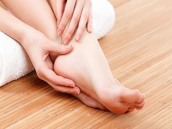 nằm mơ thấy gãy chân