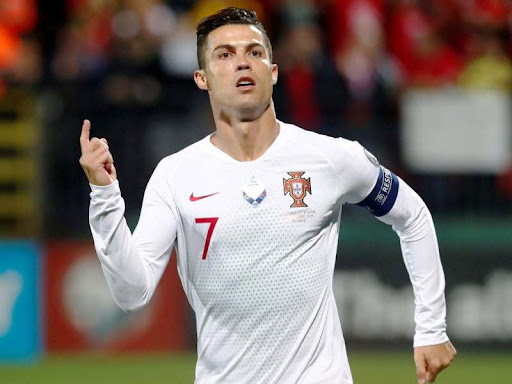 Pha đánh đầu ấn tượng của Cr7