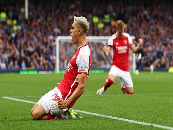 Tin bóng đá Arsenal 18/9: Arsenal trở lại top 4 Ngoại hạng Anh