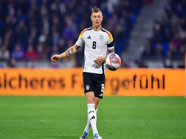 Bóng đá Đức 28/3: ‘Toni Kroos là cầu thủ phi thường’