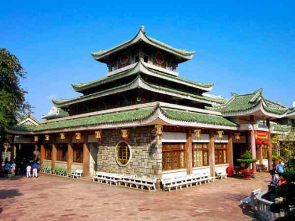 Nhìn thấy miếu mang ý nghĩa tâm linh gì, tốt hay xấu?
