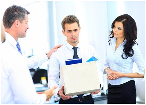 Nhìn thấy bị đuổi việc số nào?