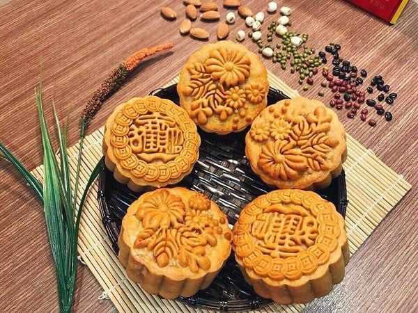 Điềm báo gì phía sau việc nhìn thấy bánh trung thu?