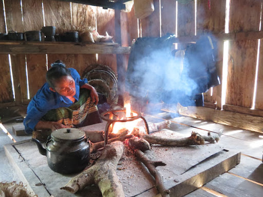 Có điềm báo gì phía sau hình ảnh bếp lửa? Có điềm báo gì phía sau hình ảnh bếp lửa?