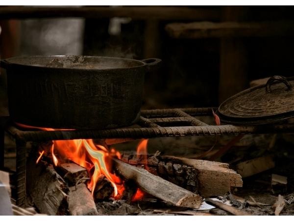 Có điềm báo gì phía sau hình ảnh bếp lửa? Có điềm báo gì phía sau hình ảnh bếp lửa?