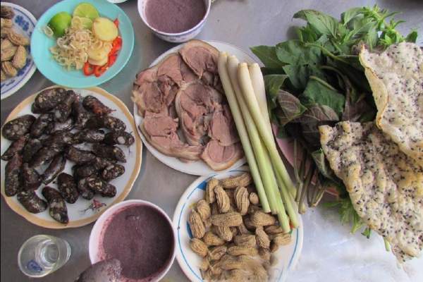 Nằm mơ thấy ăn thịt chó là điềm gì mà nhiều người bỏ qua?