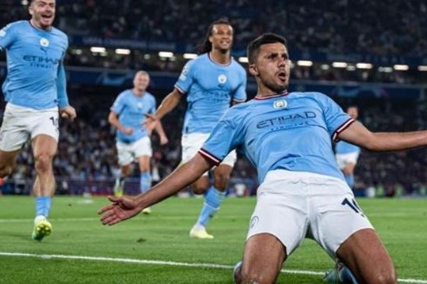 Rodri duy trì hiệu suất cao với tải thi đấu nặng