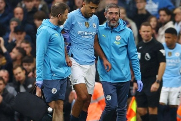 Rodri kiệt sức do phút thi đấu quá lớn