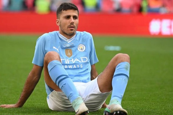 Rodri Than Phiền vì áp lực phút thi đấu khổng lồ