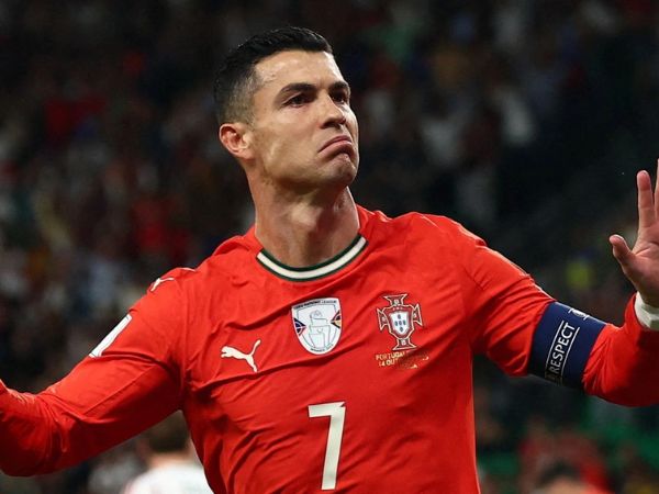 Ronaldo Trở Thành Đại Sứ Toàn Cầu Esports World Cup 2025